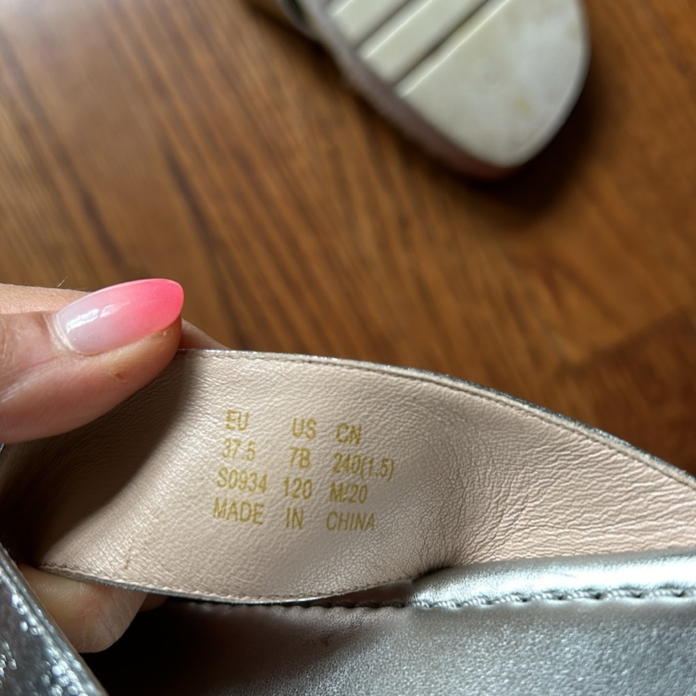 Stuart Weitzman Silver Flip Flop - image 4